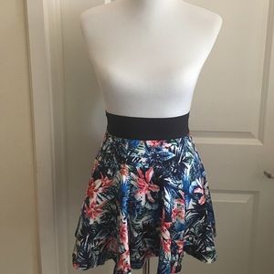 UNIQUE MARILYN MONROE BRAND SKIRT!